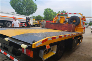 杨浦附近拖车电话号码服务